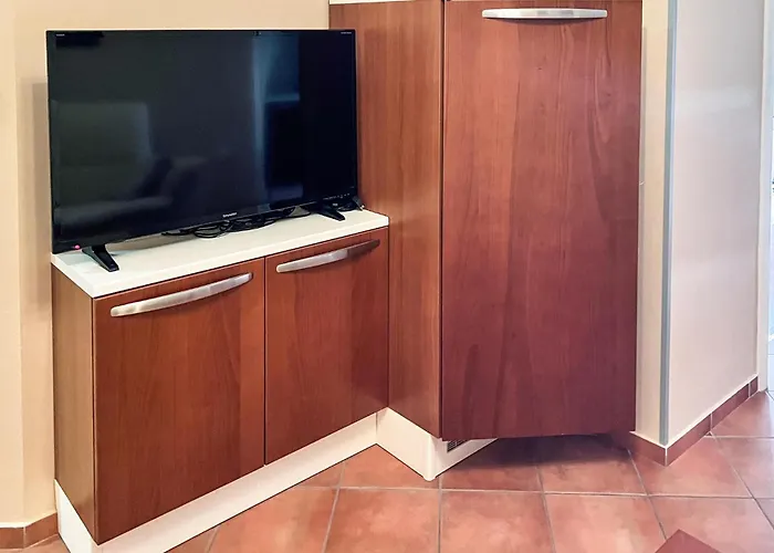 Apartamento Awesome In With Wifi Medulin